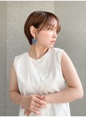 ショート×顔周り×前髪×シルキーベージュ×グレージュカラー