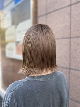 フツーロ 栄(FUTURO) ミルクティーベージュ