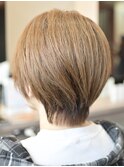 ハンサムショート/丸みを残したタイトなスタイル