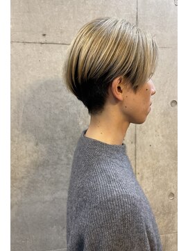 ファム(FAM) センターパート　ブリーチ　ツーブロック　代官山　中目黒　渋谷