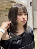 透明感グレージュ×韓国風くびれヘア