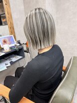 サニー 渋谷(SUNNY) バレイヤージュ、ハイライト、切りっぱなしボブ、ダブルカラー