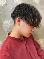 アカ(ACA)&nbsp;マッシュ　ツイストスパイラル　波巻きパーマ　センターパート