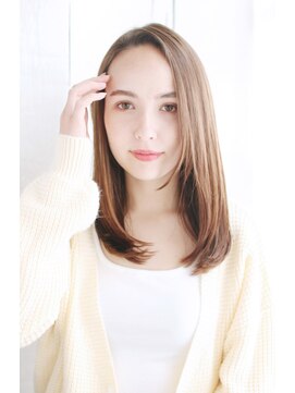 ラクシア(LUXIA) かきあげバングのナチュラルストレートスタイル