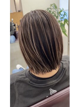 ドミーナドゥ(Domina deux) ミルクティーグレージュハイライト