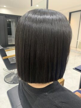 ディティール(Detail) カットライン重視×切りっぱなしボブ