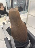 オリーブベージュ