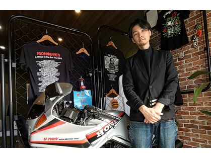 エン フロム ザ バーバー(縁 From the Barber)の写真