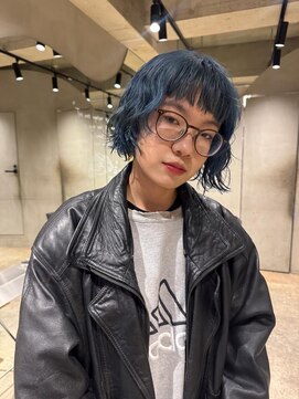 ビビト(bibito) bibito ブリーチ　青　くすみブルー　ボブ　パーマ