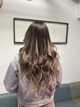 フツーロ 栄(FUTURO) プルエクステ