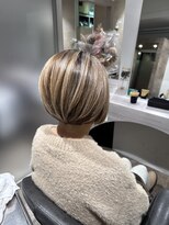 ブロッサム 保谷(Blossom)&nbsp;ハイライト×前下がりボブ大人艶髪ミルクティーアッシュベージュ