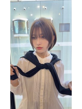 大人可愛い20代30代40代丸み小顔ショートウルフ