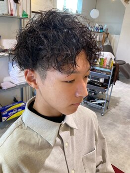 サニー(SUNNY)の写真/男性オーナーがマンツーマンで対応◎多彩なパーマスタイルをご用意☆あなたの個性を引き立てます！