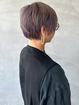 ハレ(hale) ショートボブ ダブルカラー ブリーチ ラベンダーアッシュ 40代