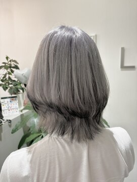 リアン(Lien) ホワイトシルバー/ブリーチカラー/ダブルカラー/ブリーチ