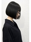 コンパクトで洗練されたミニボブスタイル