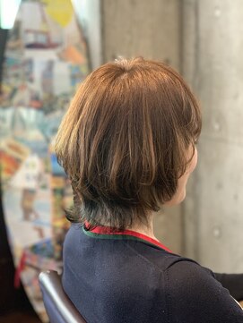 1+ アンプリュス(Unplus) インナーカラーマッシュボブ