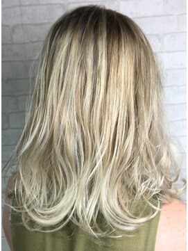 ノクターン 池袋(NOCTURNE) ホワイトシルバー