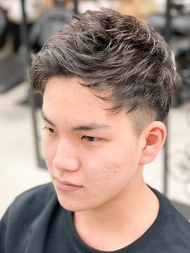 ミーティア バイ クアトロ(Meteor By QUATRO) 爽やかアップバンクショート☆