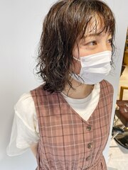 【三ツ井純】大人可愛い無造作パーマ グレージュ ほつれパーマ