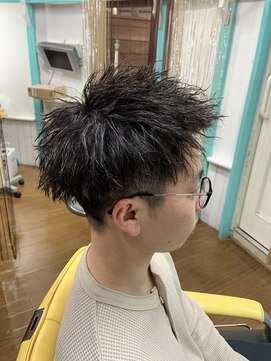 エイト(AITE) ツイストスパイラルパーマセンターパート<理容室>川口鳩ヶ谷23