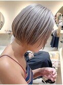 ショートボブハイトーンブリーチカラーミルクティーベージュ横浜