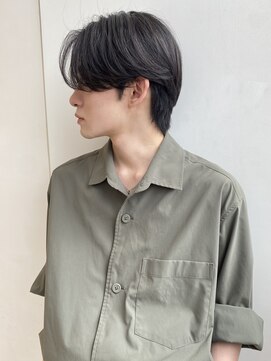 ユーフォリア 渋谷グランデ(Euphoria SHIBUYA GRANDE) 毛流れパーマ　センターパート　刈り上げなし　MOMO