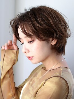 アイル(aisle)の写真/【中崎町2分/個室あり】白髪を楽しむ♪白髪染めハイライト/白髪ぼかしが人気*艶やかで上品な仕上がりに◎