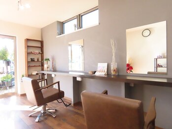 エイティサード(8ty3rd)の写真/マンツーマンでの施術が◎お客様と丁寧に親身に向き合い、理想のスタイルを実現!居心地の良いサロンです◇