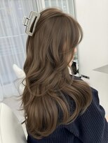 アマトウキョウスマートサロン(AMA TOKYO×Smart Salon) ヘーゼルベージュ ブリーチなし レイヤーカット 海外風