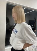 ベージュ