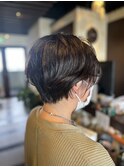 30代40代50代　耳掛けショートスタイル　絶壁解消丸みカット