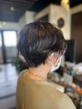 アンツ サザンリゾート 茅ヶ崎店(ANT'S Southern Resort) 30代40代50代　耳掛けショートスタイル　絶壁解消丸みカット