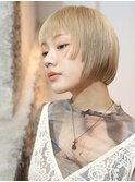 ホワイトベージュ/ハイトーンカラー/切りっぱなしボブ/鎌倉