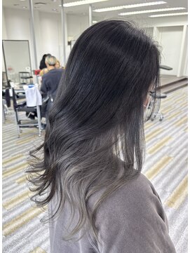 アフューズバイストゥー(Vfuse by StueW) シルバーインナーカラー/髪質改善/ダブルカラー/ブリーチ/カラー