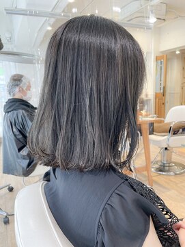 ネオリーブ チロル 横浜西口店(Neolive CiroL.) 肩上ボブ結べるボブワンカールミニウルフダークグレー【横浜】k