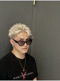 真っ白ハイトーン×アップバング