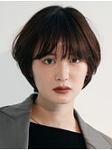 ショートカットくびれショート前下がりボブベージュカラー40代