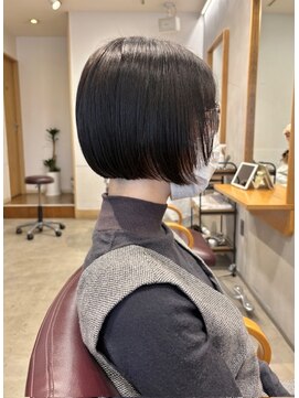 ミニボブコンパクトボブ大人ボブ黒髪ボブ刈り上げボブ冬ボブ