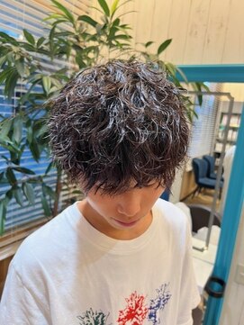フィッティ 横須賀中央店(fiti) ツイストスパイラルパーマ 刈り上げマッシュ メンズ 横須賀中央