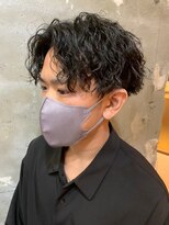 アカ(ACA)&nbsp;メンズマッシュパーマ波巻ツイストスパイラルパーマ札幌大通