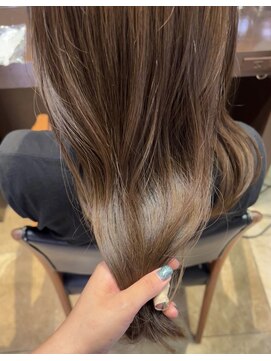 スパイスアヴェダ サロンアンドスパ 玉川高島屋SC店(SPICE AVEDA salon&spa) アッシュベージュ