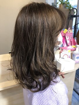 スアバイキキ(SuA by kiki.) レイヤーボブ/外ハネボブ/大人ショート/ニュアンスカラー[千葉]