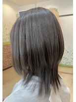 カットハウス はさみの部屋&nbsp;ミディアム/ウルフレイヤー/酸性トリートメント/スモーキーラテ