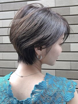 アフロディーテ ギンザ 秋葉原店(APHRODITE GINZA) 外ハネボブ/グラデーションカラー/ペールベージュ/秋葉原