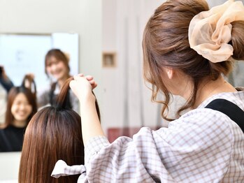 カラープラス 安城店の写真/カラー専門店ならではの価格とお値段以上のクオリティの高さが好評♪当日予約もお気軽に◎