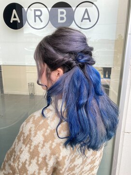 アルバ 津城山店 ブルーアレンジ