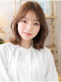 大人ガーリーミディアムレイヤー外ハネパーマh3大宮20代30代40代