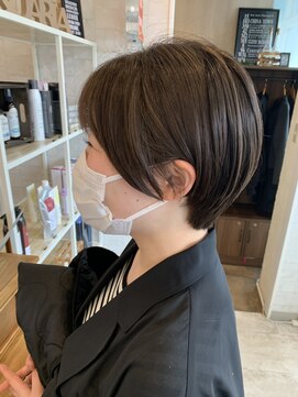 クオリア(Quaria) 女性らしいハンサムショート