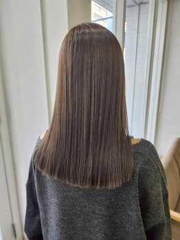 【宝町・中区】憂鬱な雨の日も気分がアガる☆思わず触りたくなる柔らかなストレートヘアに！
